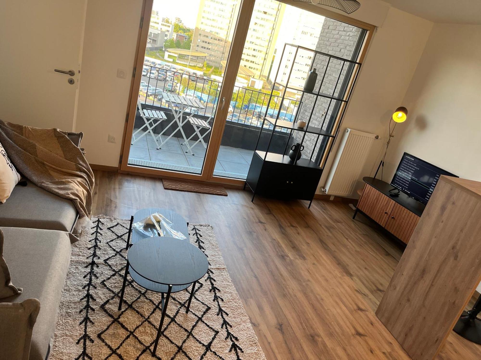 Rive Urbaine Apartment *